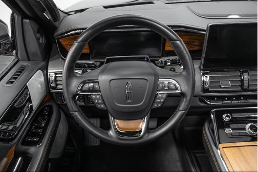2022 Lincoln Navigator Black Label