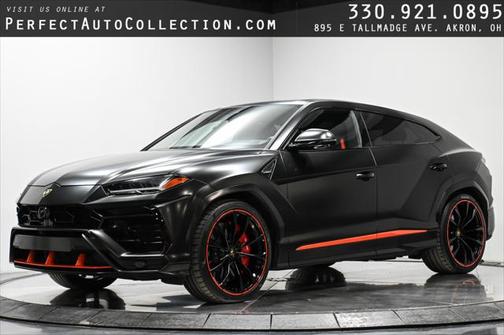 2021 Lamborghini Urus Graphite Capsule
