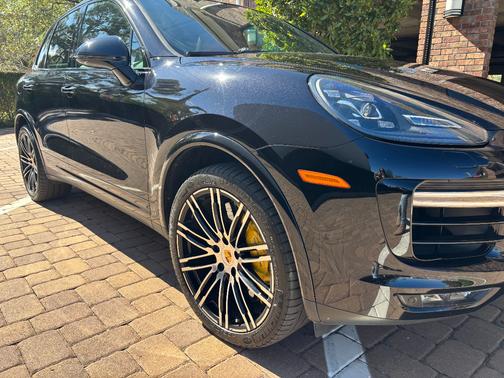 2016 Porsche Cayenne Cayenne Turbo S