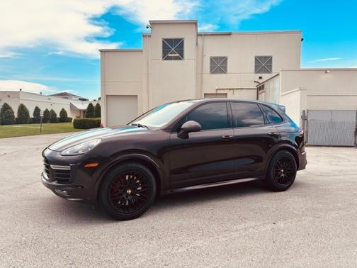 2017 Porsche Cayenne GTS