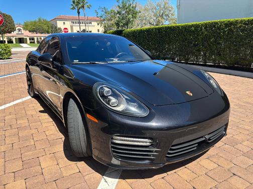2014 Porsche Panamera 
