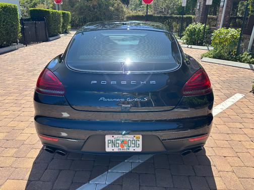 2014 Porsche Panamera 