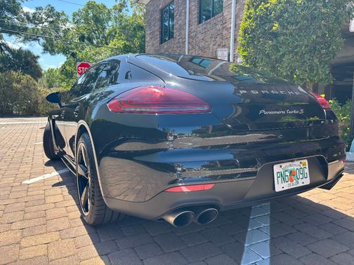 2014 Porsche Panamera 
