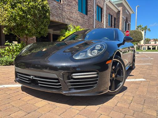 2014 Porsche Panamera 