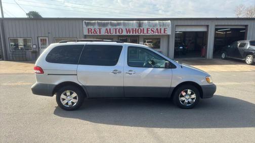 2002 Toyota Sienna LE
