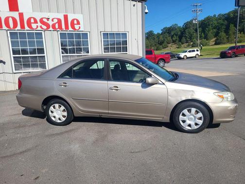 Beige 2004 Toyota Camry LE