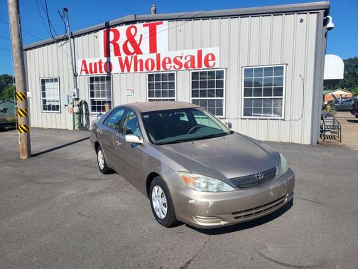 Beige 2004 Toyota Camry LE