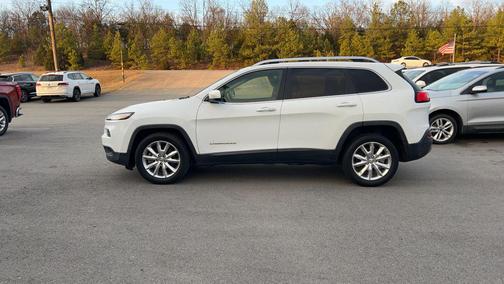 2016 Jeep Cherokee Sport