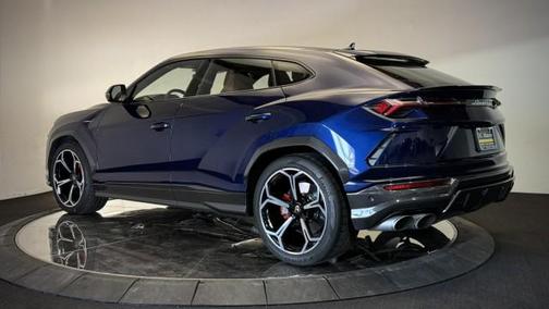 2022 Lamborghini Urus 