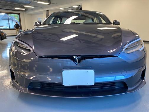 Photo 3 of 30 of 2021 Tesla Model S Plaid