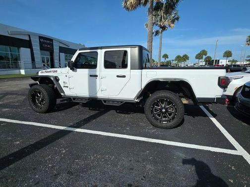 Bright White Clearcoat 2021 Jeep Gladiator Sport