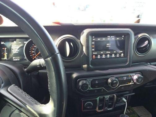 Bright White Clearcoat 2021 Jeep Gladiator Sport