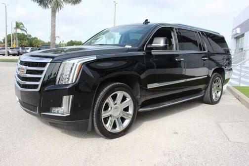 Photo 4 of 30 of 2017 Cadillac Escalade ESV Luxury