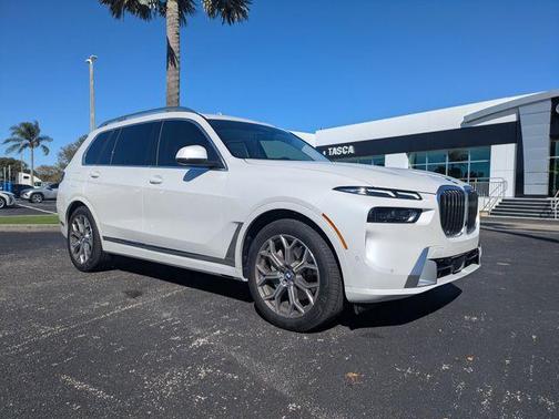 2025 BMW X7 xDrive40i