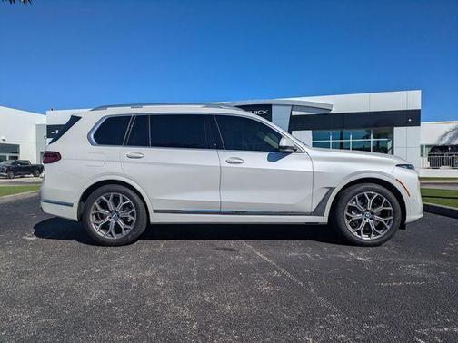 2025 BMW X7 xDrive40i