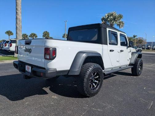 2020 Jeep Gladiator Sport