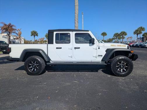 2020 Jeep Gladiator Sport