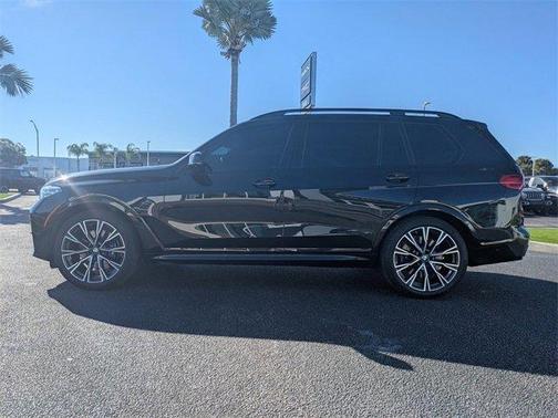 2021 BMW X7 M50i
