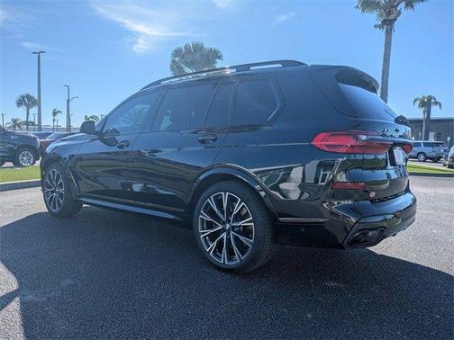 2021 BMW X7 M50i