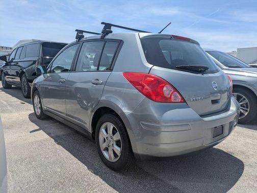 Magnetic Gray Metallic 2009 Nissan Versa 1.8 SL