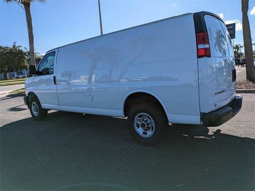 2023 GMC Savana 2500 Work Van