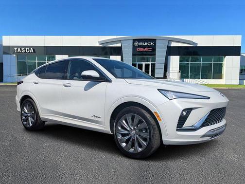 White Frost Tri-Coat 2026 Buick Envista Avenir