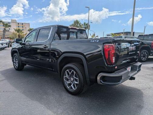 Onyx Black 2026 GMC Sierra 1500 SLE