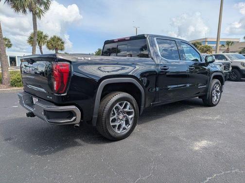 Onyx Black 2026 GMC Sierra 1500 SLE