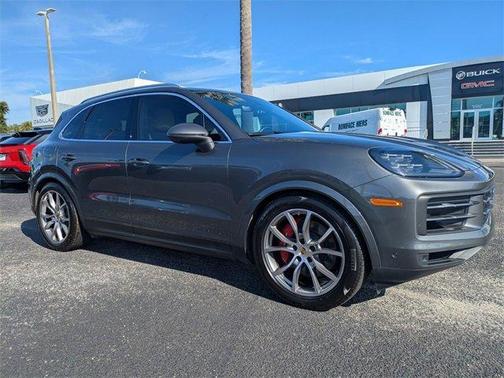 2024 Porsche Cayenne Base