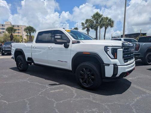 Summit White 2024 GMC Sierra 2500 AT4