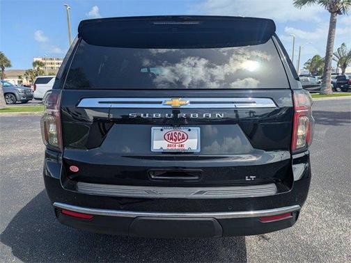 2023 Chevrolet Suburban LT