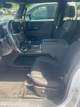 White 2025 GMC HUMMER EV Pickup 3X