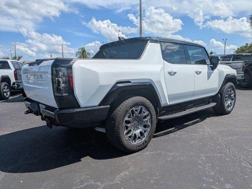White 2025 GMC HUMMER EV Pickup 3X