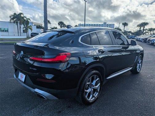 2023 BMW X4 xDrive30i