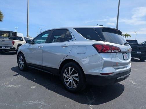 Silver Ice Metallic 2022 Chevrolet Equinox 1LT
