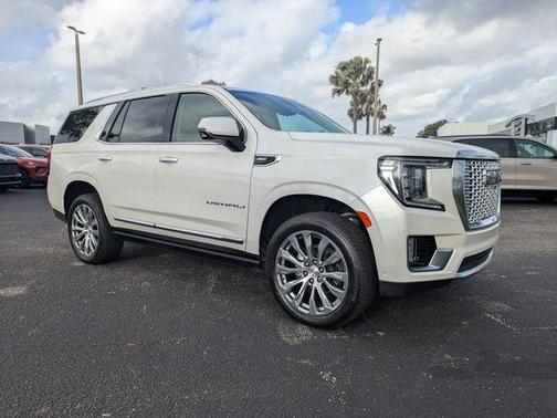 White Frost Tri-Coat 2024 GMC Yukon Denali