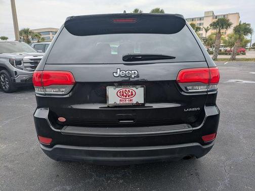 Brilliant Black Crystal Pearlcoat 2016 Jeep Grand Cherokee Laredo