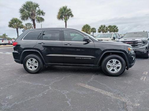 Brilliant Black Crystal Pearlcoat 2016 Jeep Grand Cherokee Laredo