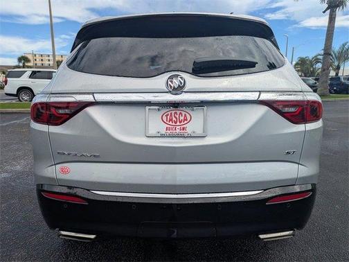 2022 Buick Enclave Essence