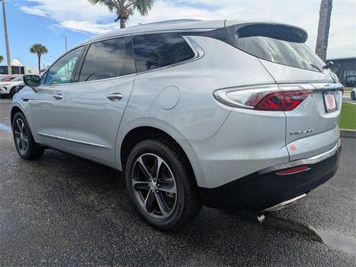 2022 Buick Enclave Essence