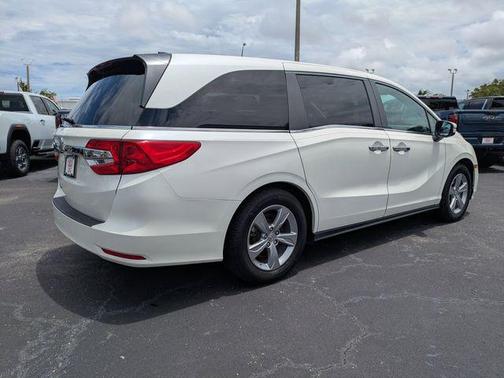 White Diamond Pearl 2018 Honda Odyssey EX-L