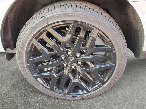 Glacier Gray Metallic 2026 Ford Expedition Platinum