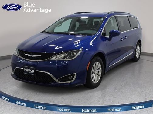 Ocean Blue Metallic 2019 Chrysler Pacifica TOURING L