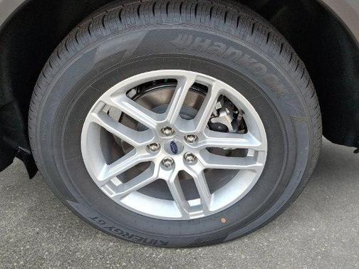 Agate Black Metallic 2027 Ford Explorer
