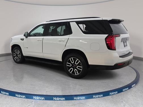 Summit White 2023 GMC Yukon AT4