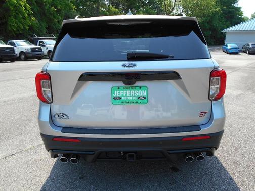 Photo 2 of 10 of 2020 Ford Explorer ST