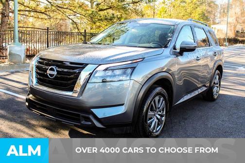 2025 Nissan Pathfinder SV