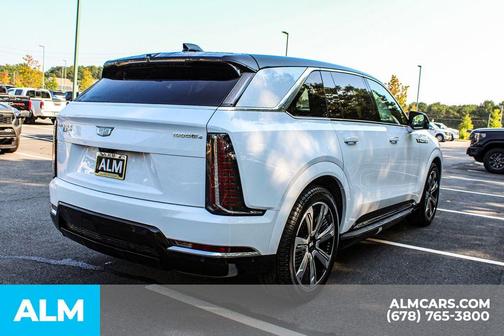 2025 Cadillac Escalade IQ Luxury 2