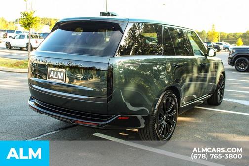 2025 Land Rover Range Rover P550e Autobiography
