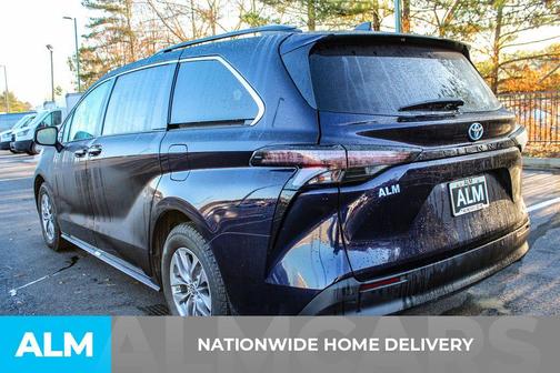2023 Toyota Sienna XLE